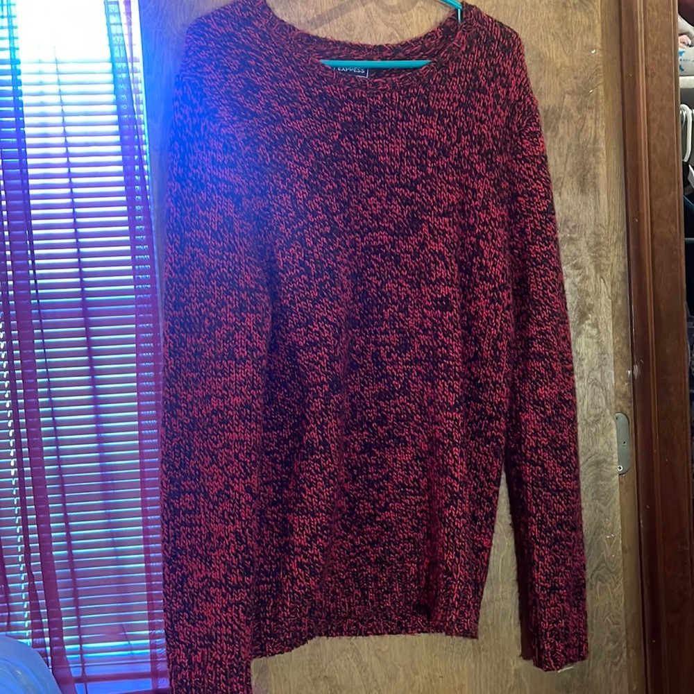 Men’s Express Sweater Large